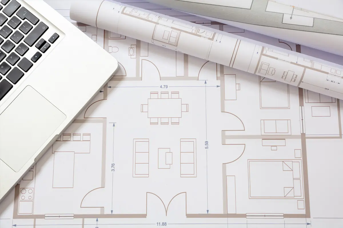 Architekturplan auf einer sauberen, weißen Fläche