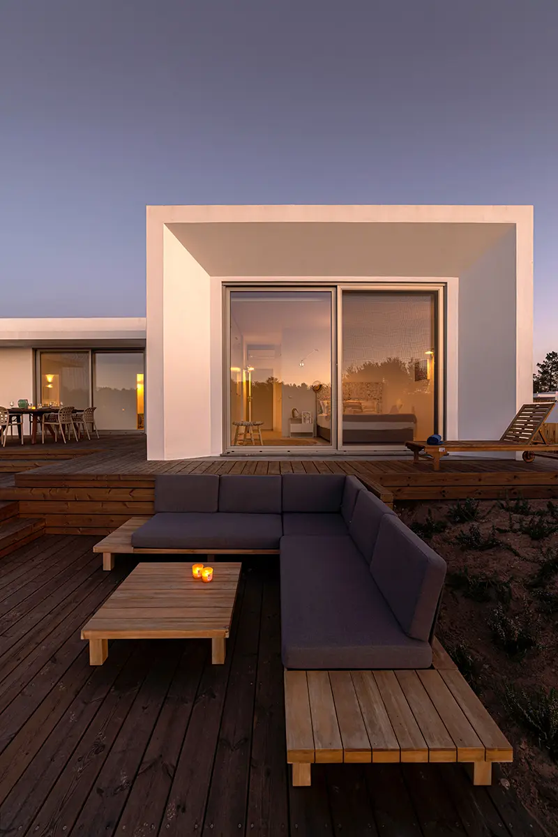 Moderne Villa mit Pool und Terrasse