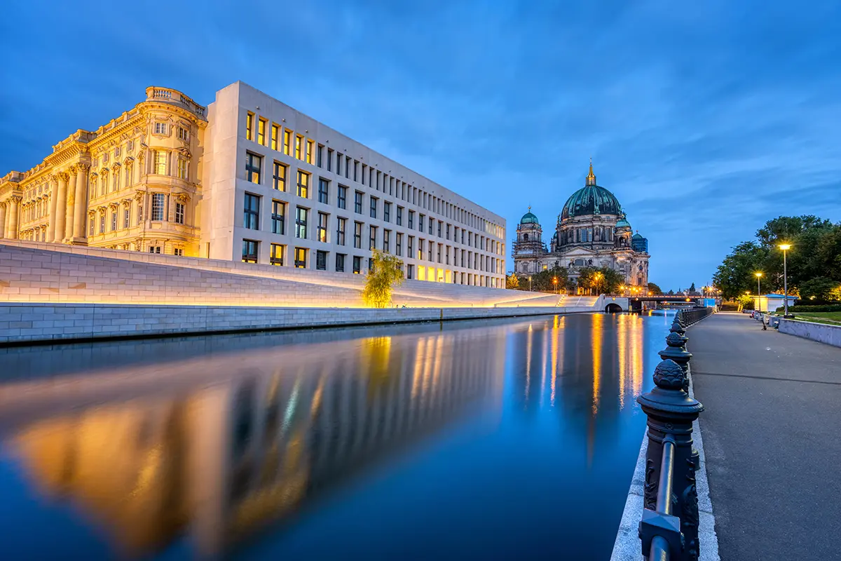 Der Berliner Dom, die Spree und das Stadtschloss