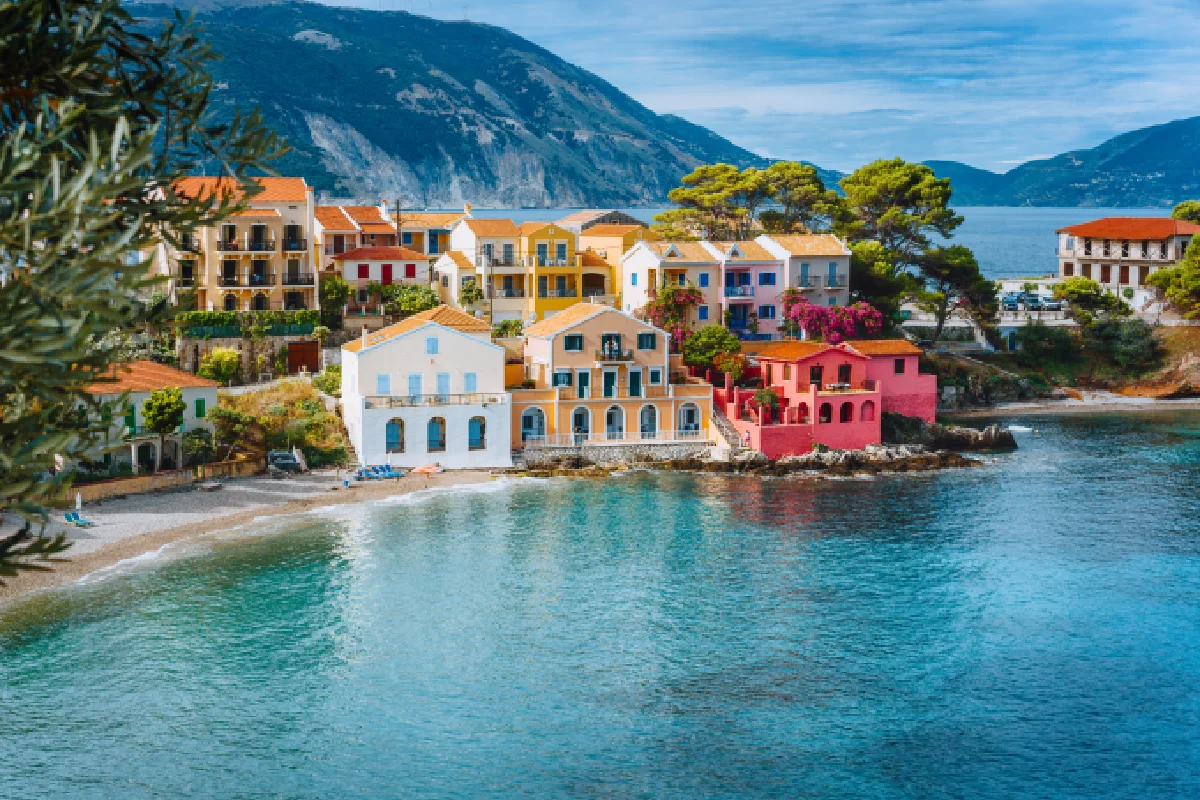 Blick auf Kefalonia, eine der weniger bekannten griechischen Inseln, die man beim Kauf einer Immobilie in Betracht ziehen sollte